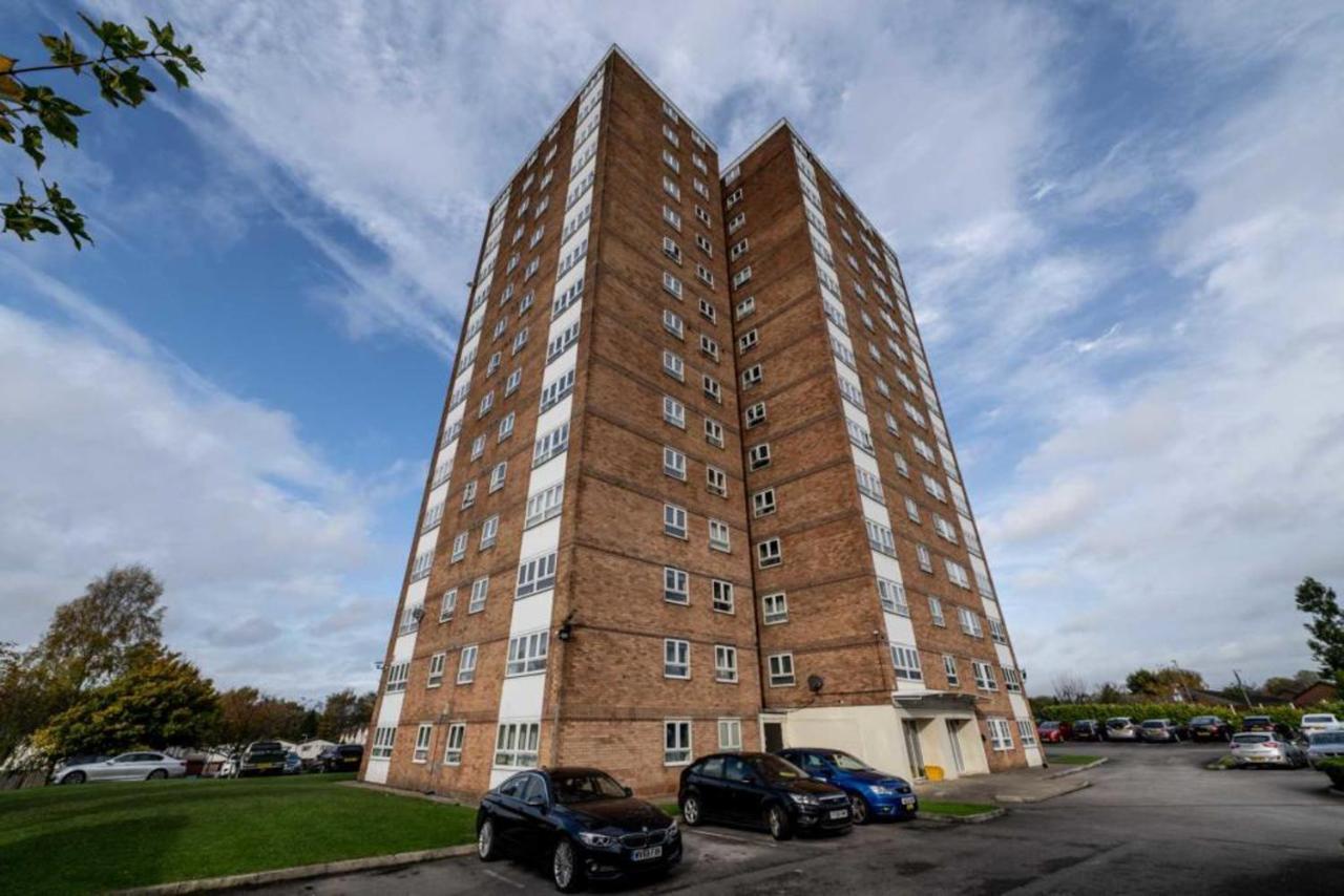 Spacious Apartment For Holiday And Contractor Groups In Salford - Private Parking - By Nmb Serviced Accommodation Manchester Exterior photo